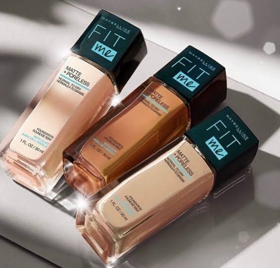 Buy Maybelline Fit me Foundation & Get 4 Mini Powder Puff FREE
