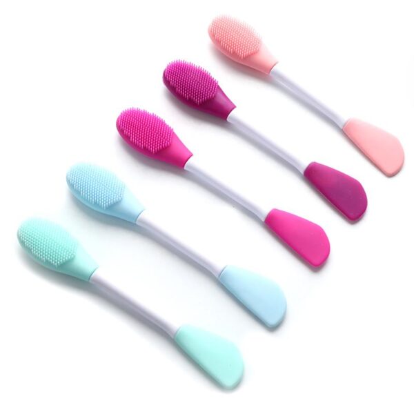 Double ended face mask applying and cleansing brush
